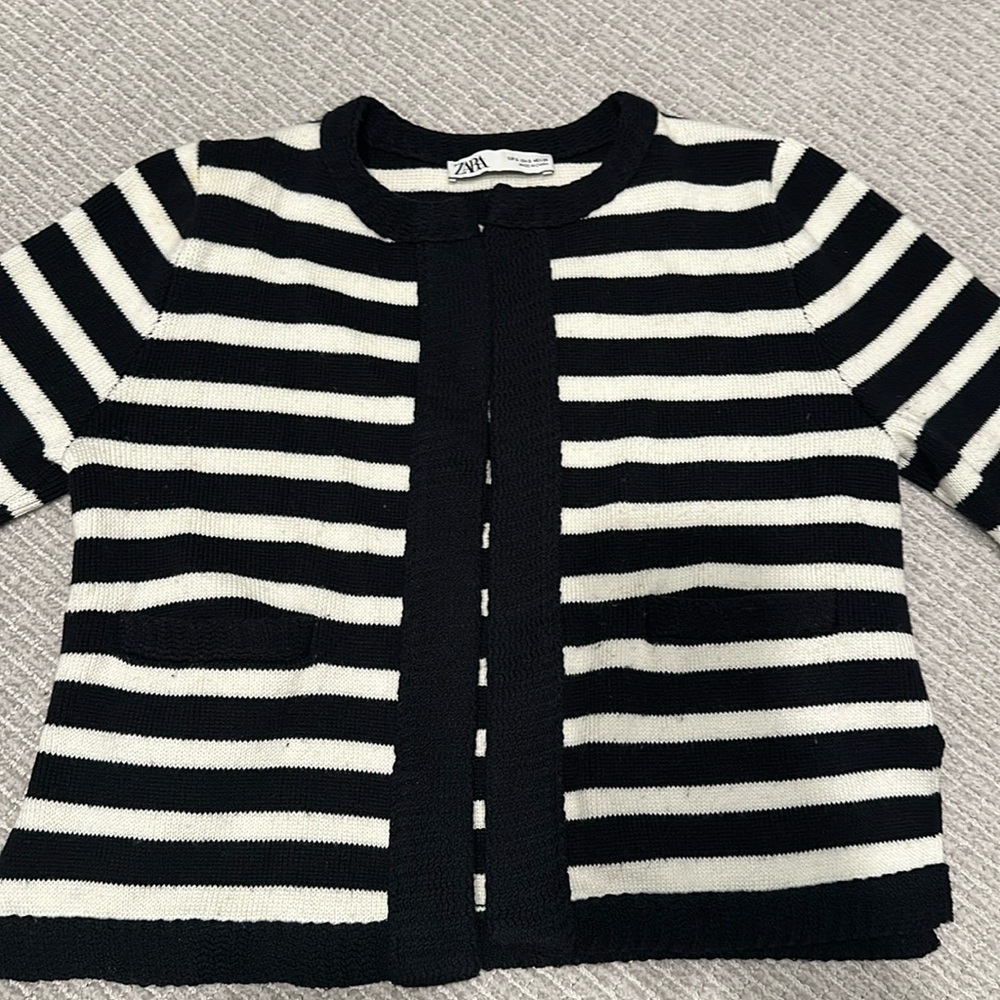 Zara women’s knit navy blue and white stripe cardigan